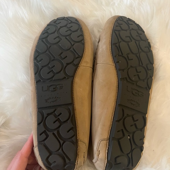Ugg moccasins - Picture 3 of 3